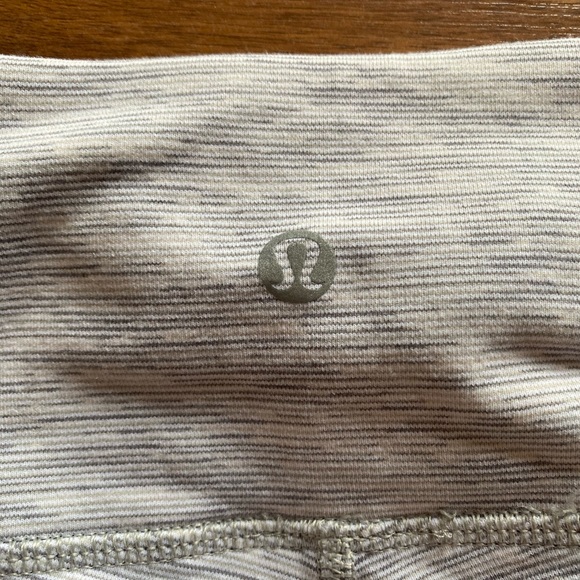 Lulu Wunder Under Crops - Size 8 - Picture 4 of 5
